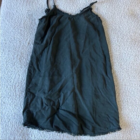 Thread & supply large black dress - Picture 1 of 7